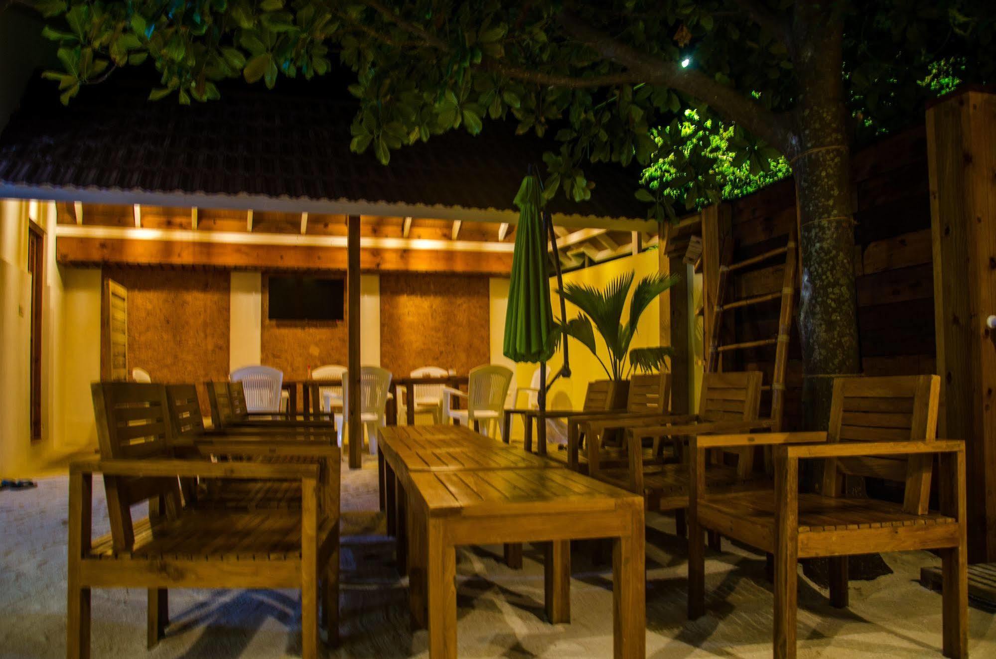 Holiday Garden Rasdhoo Hotel Exterior foto